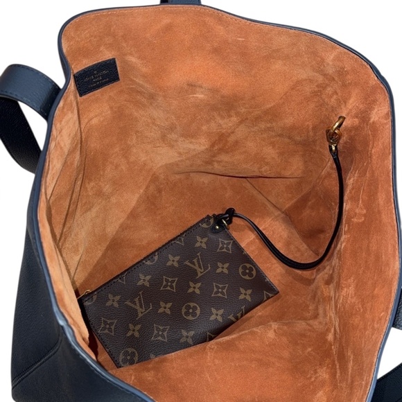 Louis Vuitton Low Key Cabas MM Tote – Black Calfskin w Gold Padlock & Monogram - Picture 5 of 12